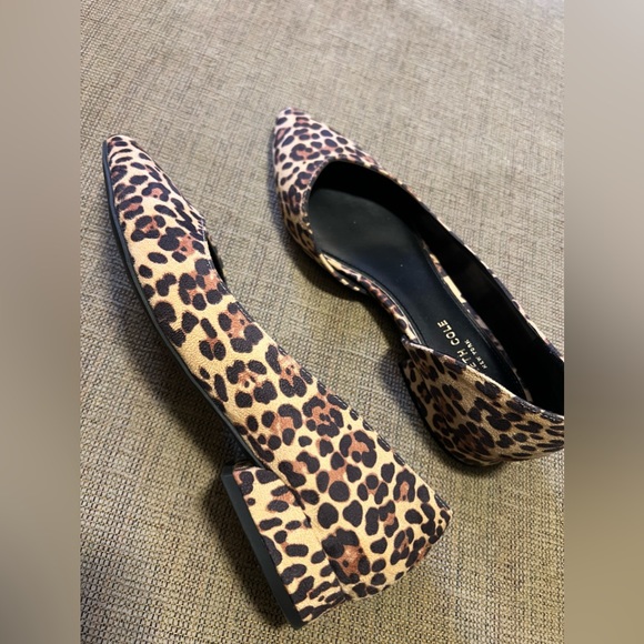 Kenneth Cole Pointed Toe leopard flats - Picture 2 of 4